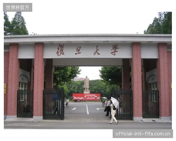 边路攻击手卡斯塔内尔与荷甲体系的融合度，将决定球队反击的最终效率。